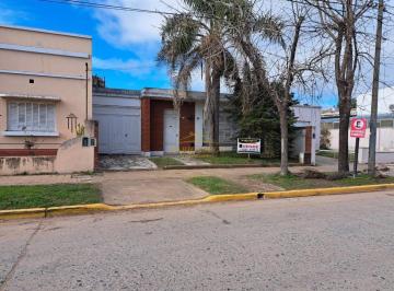 Casa · 250m² · 6 Ambientes · 1 Cochera · Casa en Venta con Excelente Ubicacion