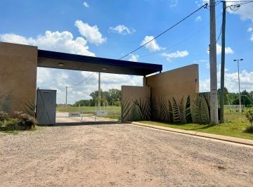 Terreno · 300m² · Terreno en Venta en Barrio Los Naranjos, Ibarlucea.
