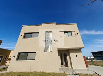 Casa · 140m² · 5 Ambientes · 2 Cocheras · Hermosa Casa en San Pablo Pilar con Financiacion