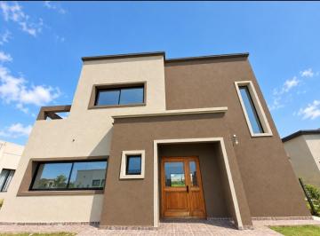 Casa · 221m² · 5 Ambientes · 2 Cocheras · Casa con Escritorio en Venta San Pablo Pilar y Financiacion