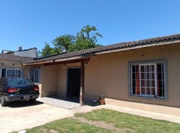 Casa · 145m² · 4 Ambientes · Venta Casa 4 Ambientes Guillermo Hudson Berazategui