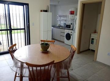Casa · 75m² · 3 Ambientes · 1 Cochera · Dúplex 2 Dorm 2 Baños en Valle Cercano - B° con Seguridad
