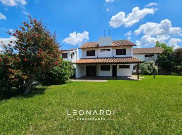 Casa · 152m² · 6 Ambientes · 5 Cocheras · Casa Sobre Dos Lotes en Aranjuez - Financiada - ID 3883