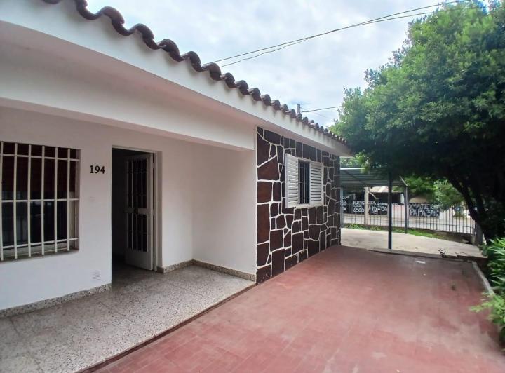 Casa · 77m² · 5 Ambientes · 1 Cochera