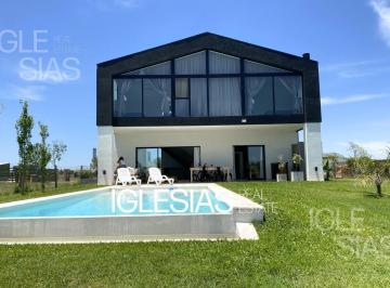 Casa · 194m² · 5 Ambientes · Casa en Alquiler Al Lago en San Sebastián, Pilar