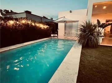 Casa · 120m² · 4 Ambientes · 2 Cocheras · Increíble Casa por Temporada - La Cañada - Los Arces