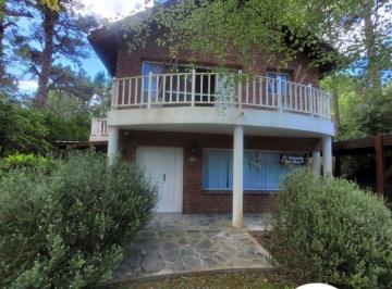 Casa de 4 ambientes, Cariló · Casa en Alquiler | Carilo | Piscina | 5 Ambientes