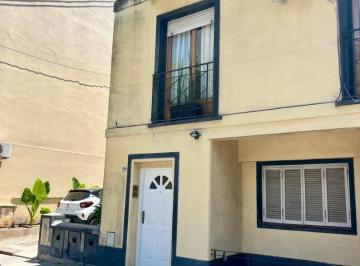 PH · 60m² · 4 Ambientes · Primer Piso por Escalera