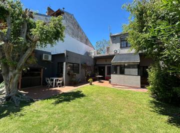 Casa · 160m² · 4 Ambientes · 1 Cochera · *olivos* Hermosa Casa en Venta 5 Ambientescon Gran Jardín!