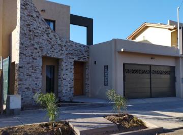 Casa de 10 ambientes, Maipú · Dueño Alquila Casa en Barrio Furlotti