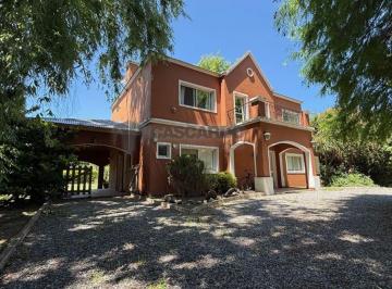 Casa de 5 ambientes, San Vicente · Chalet 5 Ambientes con Piscina en Barrio El Lauquen Club de Campo