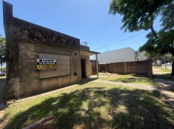 Casa · 323m² · 3 Ambientes · Lote y Casa, con Excelente Ubicación en Villa Ballester.