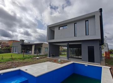 Casa · 127m² · 4 Ambientes · Casa de Dos Plantas con Pileta en Pilar del Este San Ramon