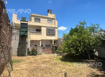 Casa · 279m² · 5 Ambientes · 1 Cochera · Venta en Block - 2 Locales - 2 PH C/ Fdo Libre