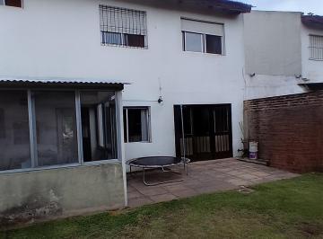 Casa · 194m² · 4 Ambientes · 1 Cochera · Casa Tipo Duplex en 2 Plantas 4 Ambientes. Posibilidad de 4 Dormitorio