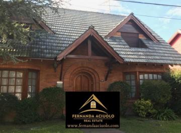 Casa · 200m² · 4 Ambientes · Hermoso Chalet en Venta/alquiler en Country Venado 2