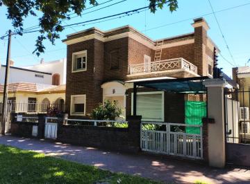 Casa · 167m² · 4 Ambientes · 1 Cochera · Venta Amplísima Casa en El Corazón de Alberdi