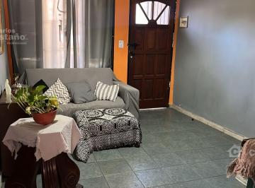 Casa · 68m² · 4 Ambientes · 1 Cochera · Dúplex 4 Amb. con Cochera, Patio y Play - Room