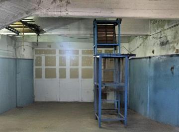 Depósito de 6 ambientes, Lanús · Venta Depósito + 2 Departamentos en Block a Reciclar "Oportunidad"
