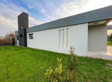 Casa · 100m² · 4 Ambientes · 2 Cocheras · Casa a Estrenar en Funes Town