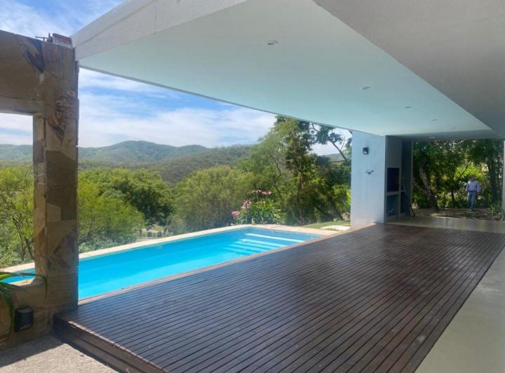 Casa · 153m² · 5 Ambientes · 2 Cocheras