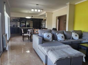 Casa · 276m² · 5 Ambientes · 1 Cochera · Casa en Venta en Chivilcoy, Resto de La Provincia, Buenos Aires