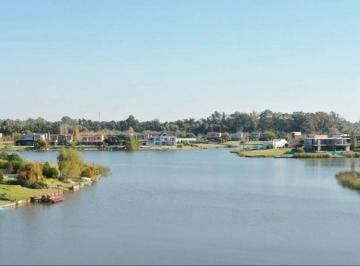 Terreno , Ezeiza · Lote a Laguna, Barrio San Antonio - Canning Village - Permuta