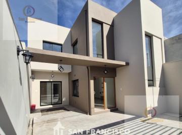 Casa · 180m² · 5 Ambientes · Duplex en Venta (Financiado)