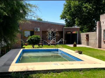 Quinta vacacional · 97m² · 4 Ambientes · 2 Cocheras · Casaquinta de 2 Dorm. con Piscina en Venta, Altos del Sauce, Sauce Viejo