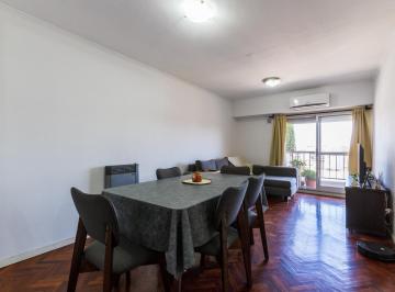 Departamento · 74m² · 6 Ambientes · 1 Cochera · En Venta - Departamento 3 Dorm. 2 Baños Reciclado a Nuevo - Centro, Rosario.