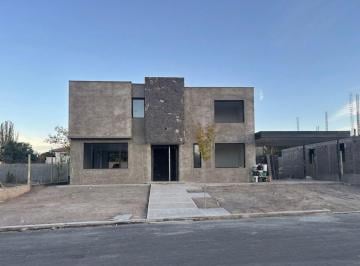 Casa · 222m² · 8 Ambientes · 2 Cocheras · Venta de Casa en Barrio Privado Alzaga Liniers - Chacras de Coria, Luján de Cuyo.