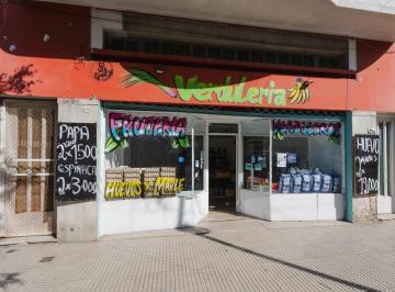 Casa · 247m² · 3 Ambientes · Vivienda Multifamiliar con Local Al Frente