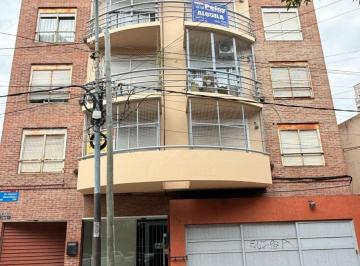 Departamento de 1 ambiente, Lanús · En Alquiler Dpto 2 Amb en Semipiso Fte con Balcon y Cochera en Lanus