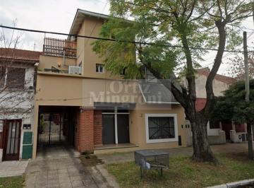 Casa · 75m² · 3 Ambientes · 1 Cochera · Casa en Venta en Banfield, Lomas de Zamora, G. B. a. Zona Sur