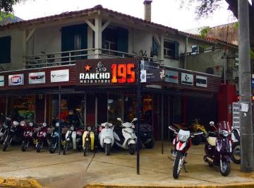 Local comercial , San Isidro · Local Comercial - Esquina Libertador