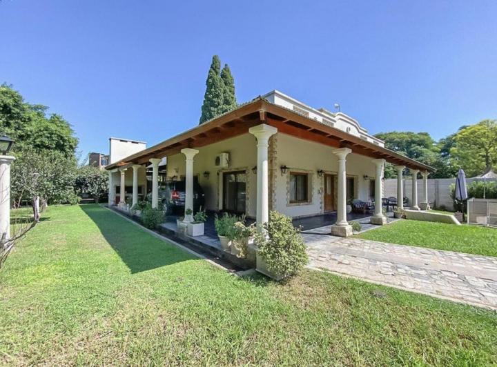 Casa · 249m² · 7 Ambientes