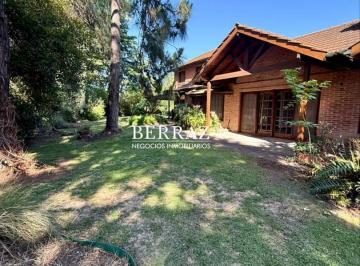 Casa · 251m² · 5 Ambientes · 2 Cocheras · Casa Venta 4 Dorm. Village Golf & Tennis Country Lote de 1244 m² Pilar