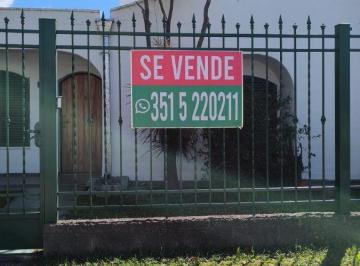 Casa de 6 ambientes, Córdoba · Venta - Excelente Casa con 3 Dorm. - B° El Refugio