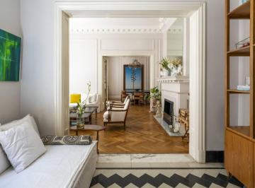 Departamento · 297m² · 7 Ambientes · 1 Cochera · Uruguay y Arenales