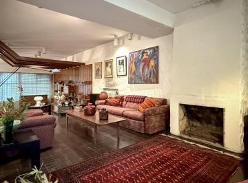 Casa · 238m² · 5 Ambientes · 1 Cochera · Casa en Venta, 2 Plantas, Jardín y Cochera en Martínez, San Isidro