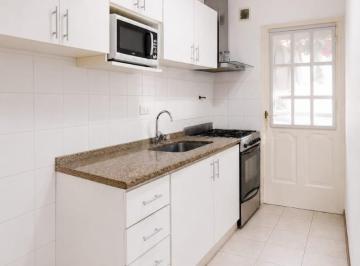 Departamento · 53m² · 3 Ambientes · 1 Cochera · Departamento Sobre Av Moreno Casi Av Alberdi