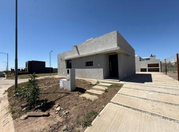 Casa · 75m² · 4 Ambientes · 1 Cochera · Se Vende Duplex en Docta de 2 Dorm..