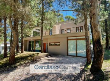 Casa · 550m² · 6 Ambientes · 2 Cocheras · Casa en Venta en Costa Esmeralda, Costa Atlántica, Buenos Aires