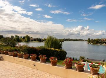 Terraza de la master suite · Venta Casa 6 Ambientes Santa Bárbara Tigre