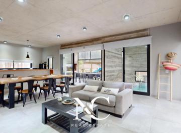 Casa · 146m² · 4 Ambientes · 1 Cochera · Casa en Venta en Costa Esmeralda con Fondo Libre