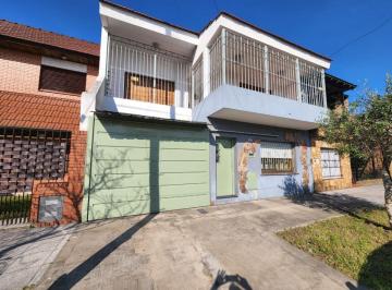 Casa de 5 ambientes, Lanús · Casa con Departamento Al Fondo en Venta