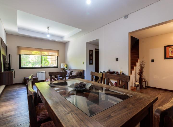 Casa · 174m² · 6 Ambientes · 2 Cocheras