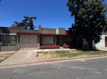 Frente · Casa en Venta: Nerbutti Puerto Gral San Martin