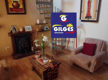 Casa · 216m² · 4 Ambientes · 1 Cochera · Venta Excelente Propiedad 4 Amb. S/l 10x28 m² en R. Mejía con Fdo. Libre C/quincho