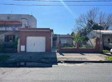 Casa · 64m² · 4 Ambientes · 2 Cocheras · Casa en Venta, Ituzaingo